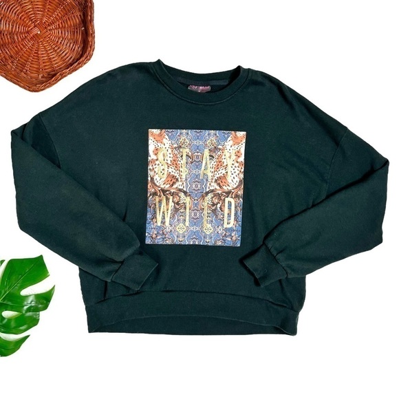 Betsey Johnson Performance Green Stay Wild Pullover Crewneck Sweatshirt Medium - Picture 12 of 16